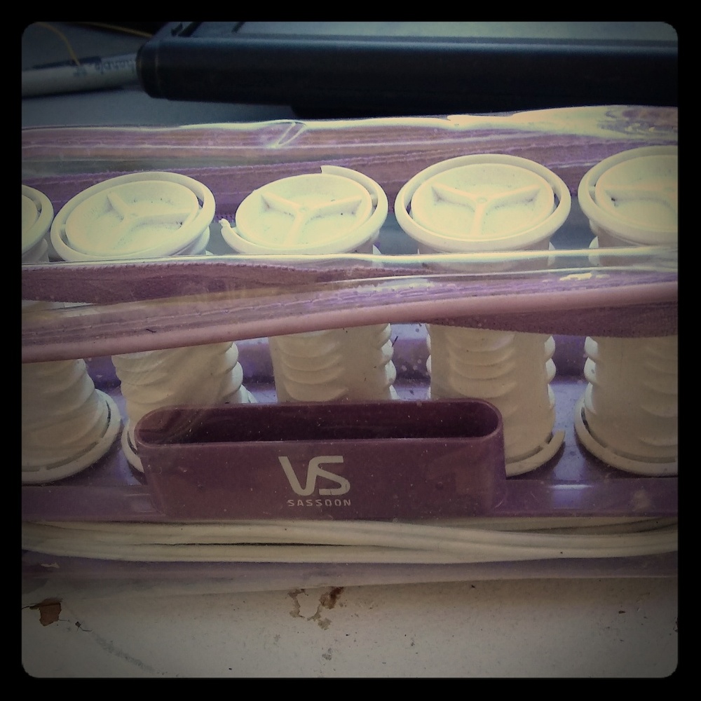 Vital Sassoon travel hot curlers